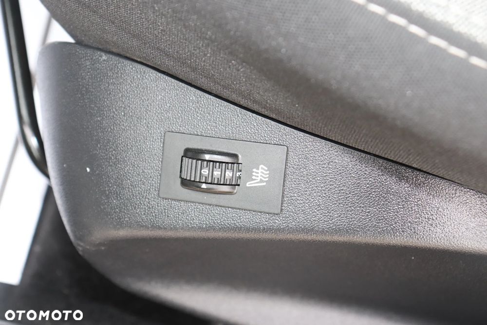Peugeot 208 82 VTI Allure - 17