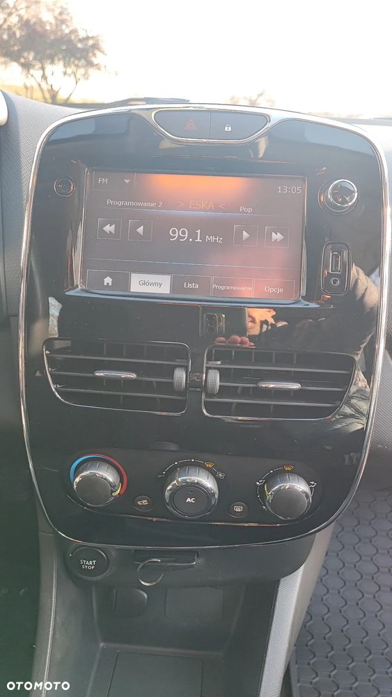 Renault Clio TCe 90 Luxe - 33