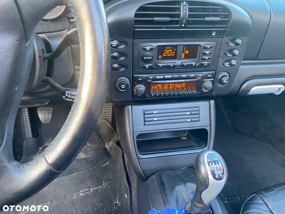 Porsche 911 Carrera 4 Cabrio - 17