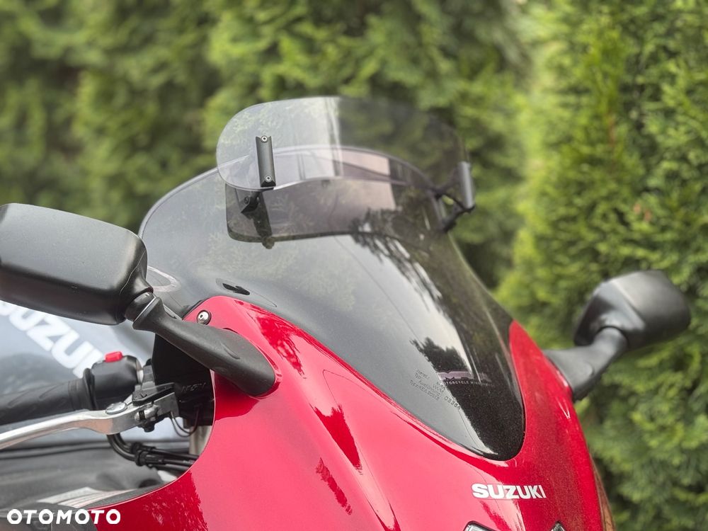 Suzuki GSX - 24