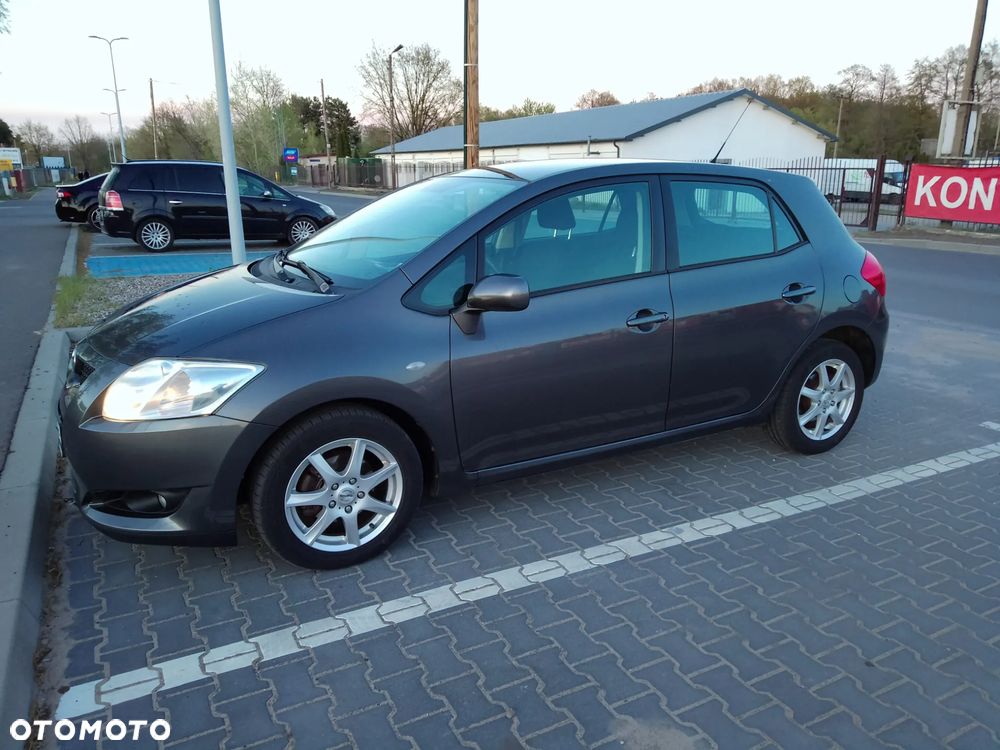 Toyota Auris 1.6 VVT-i Team - 1