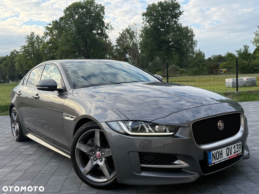 Jaguar XE 2.0 D R-Sport - 17
