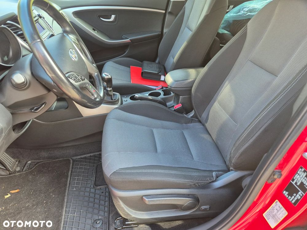 Hyundai i30 blue 1.4 Classic - 26