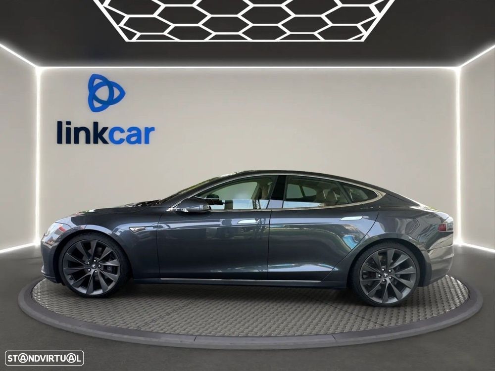 Tesla Model S - 9