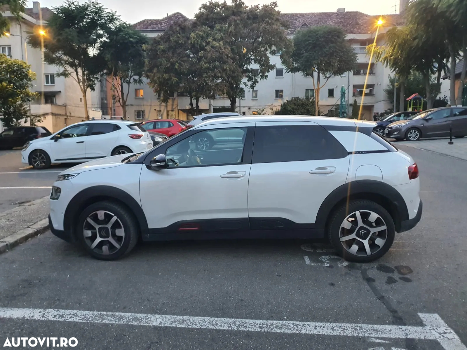 Citroën C4 Cactus Pure Tech 110 Stop&Start EAT6 Selection - 3