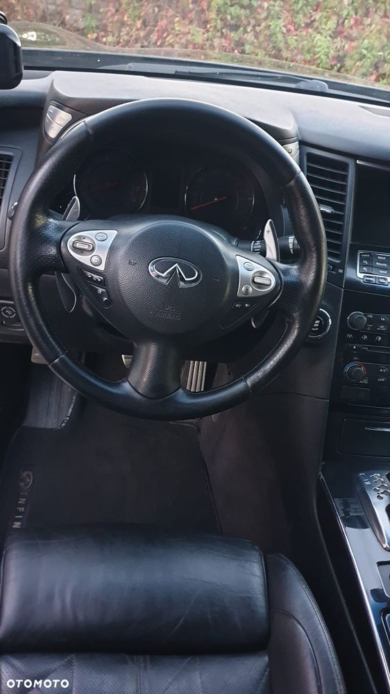 Infiniti FX - 13
