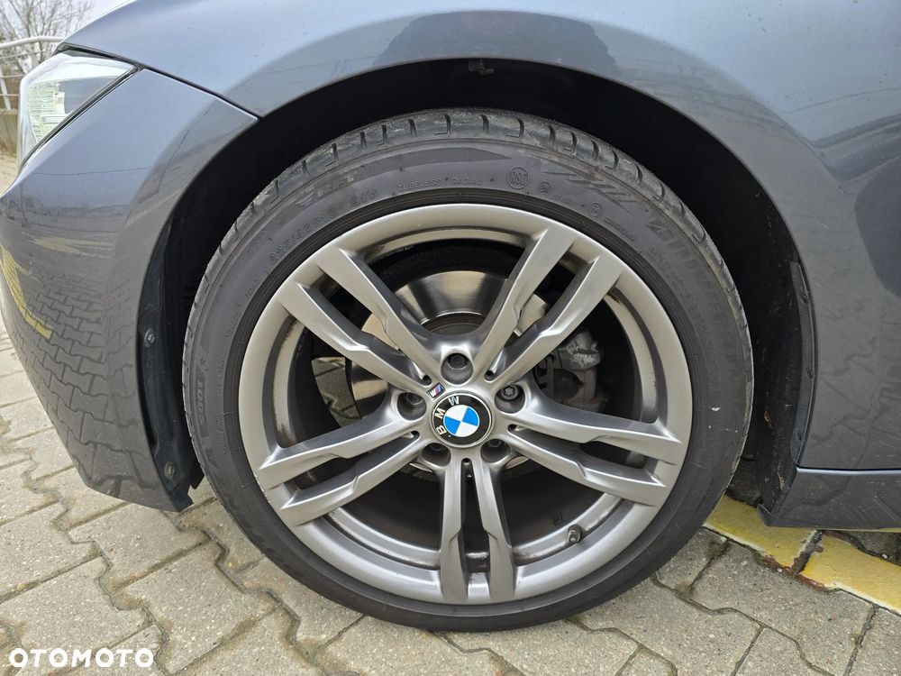 BMW Seria 3 318i Edition M Sport Shadow - 32