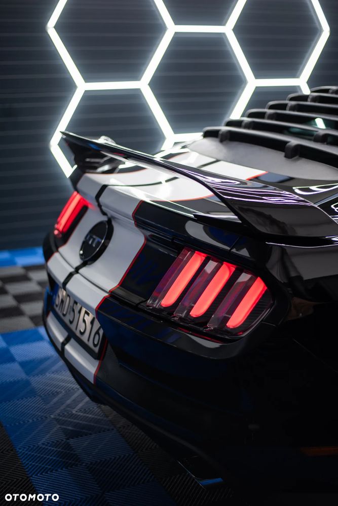 Ford Mustang 5.0 V8 GT - 6