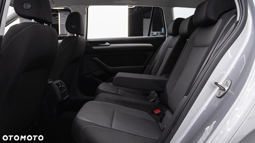 Volkswagen Passat Variant 1.5 TSI EVO Essence DSG - 16