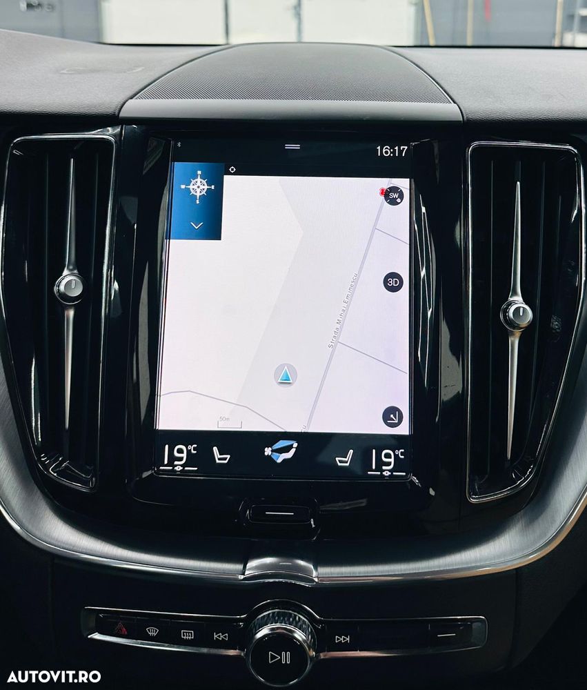 Volvo XC 60 D4 AWD Geartronic Momentum - 25