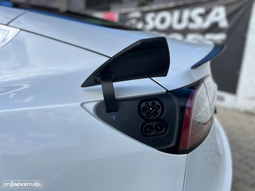 Tesla Model 3 Performance Dual Motor AWD - 31