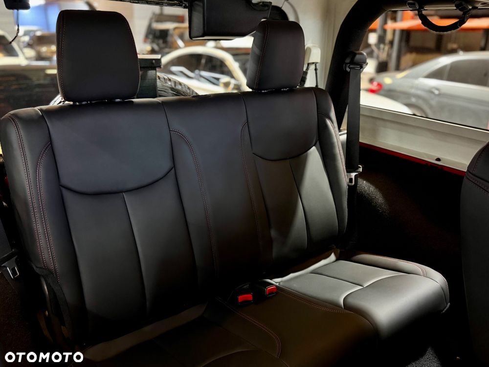 Jeep Wrangler 3.6 Sahara EU6 - 38