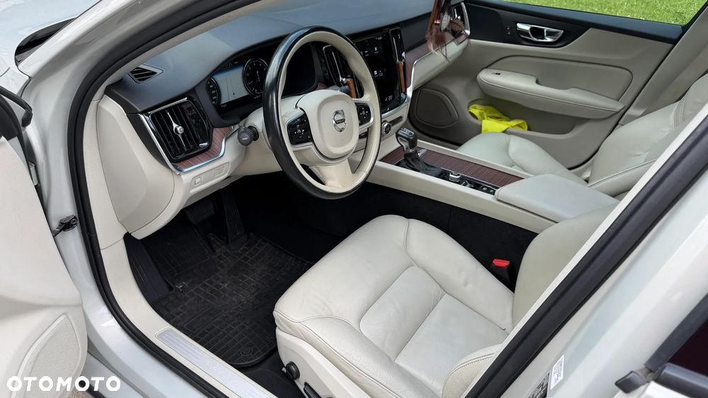 Volvo S60 T6 AWD Momentum Pro - 13