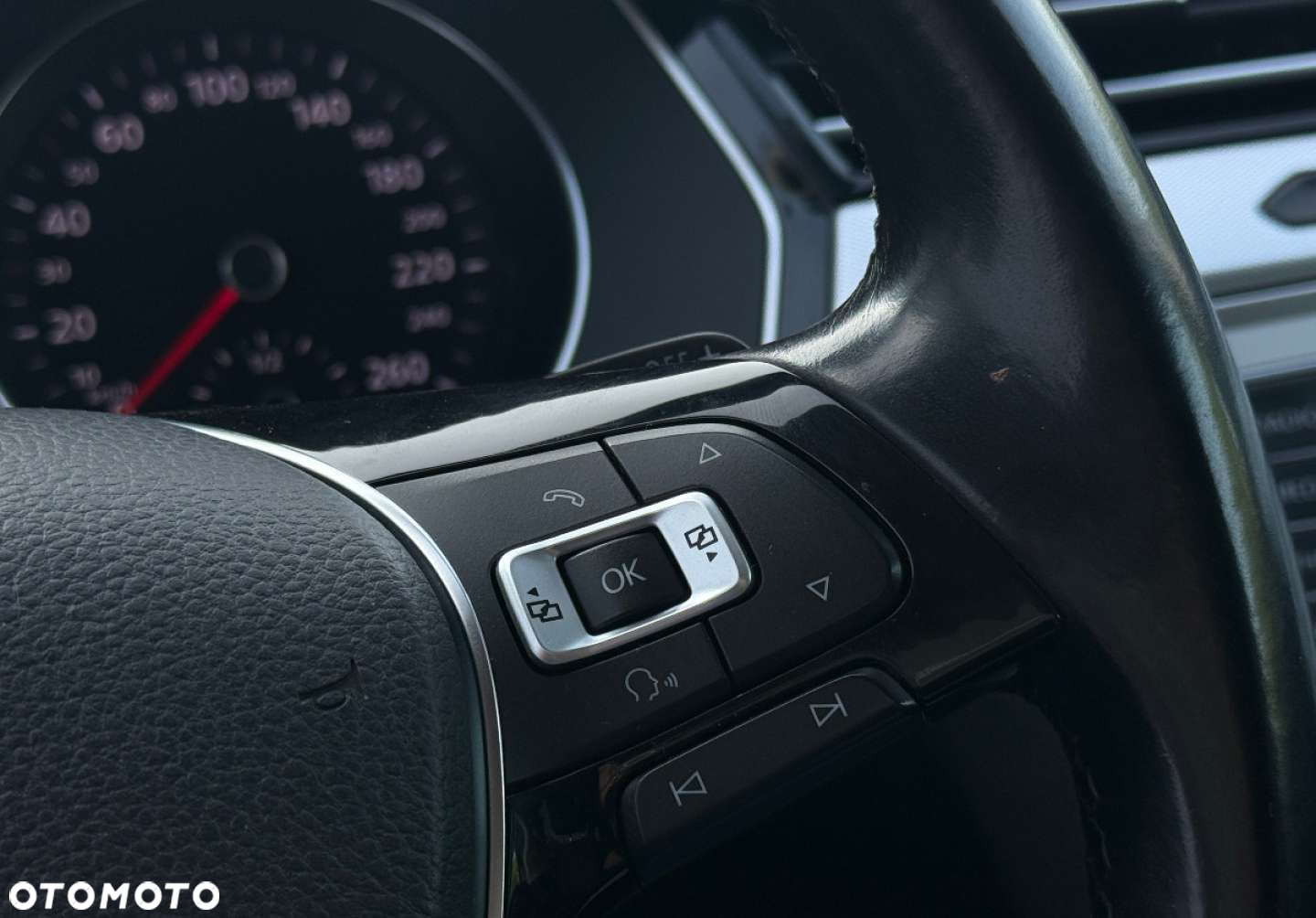 Volkswagen Passat - 30
