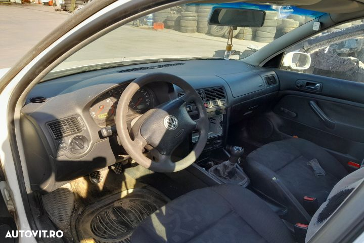 Dezmembrez Volkswagen VW Golf 4 [1997 - 2006] wagon 1.9 SDI MT (68 hp - 5