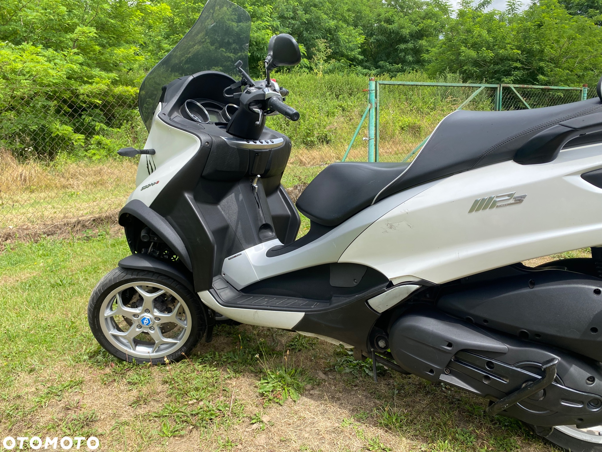 Piaggio MP-3 - 10
