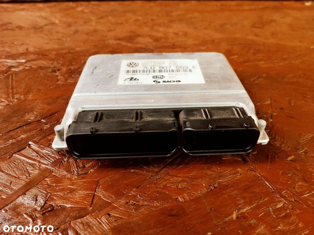 PORSCHE CAYENNE ORYGINALNY STEROWNIK ZAWIESZENIA PNEUMATYCZNEGO O NR. 7L0 907 553 E OEM - 3