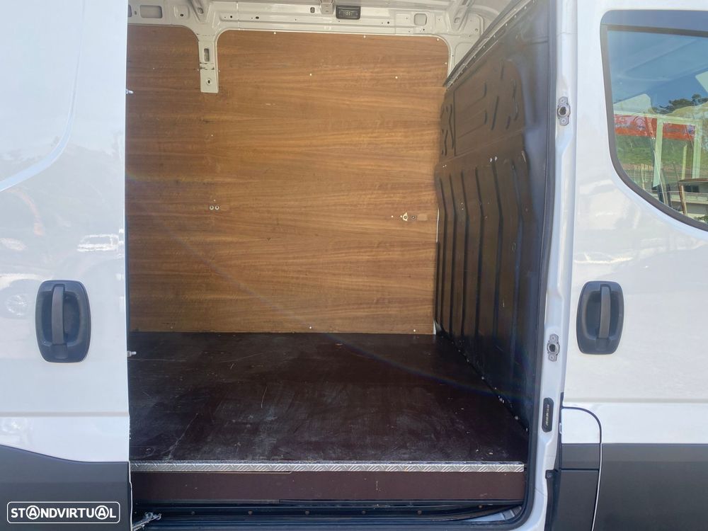 Iveco Daily 3.0 35C21HV - 10