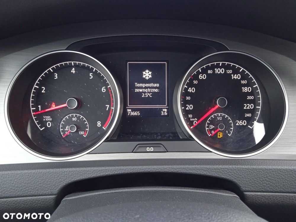 Volkswagen Golf 1.2 TSI BMT Comfortline - 17