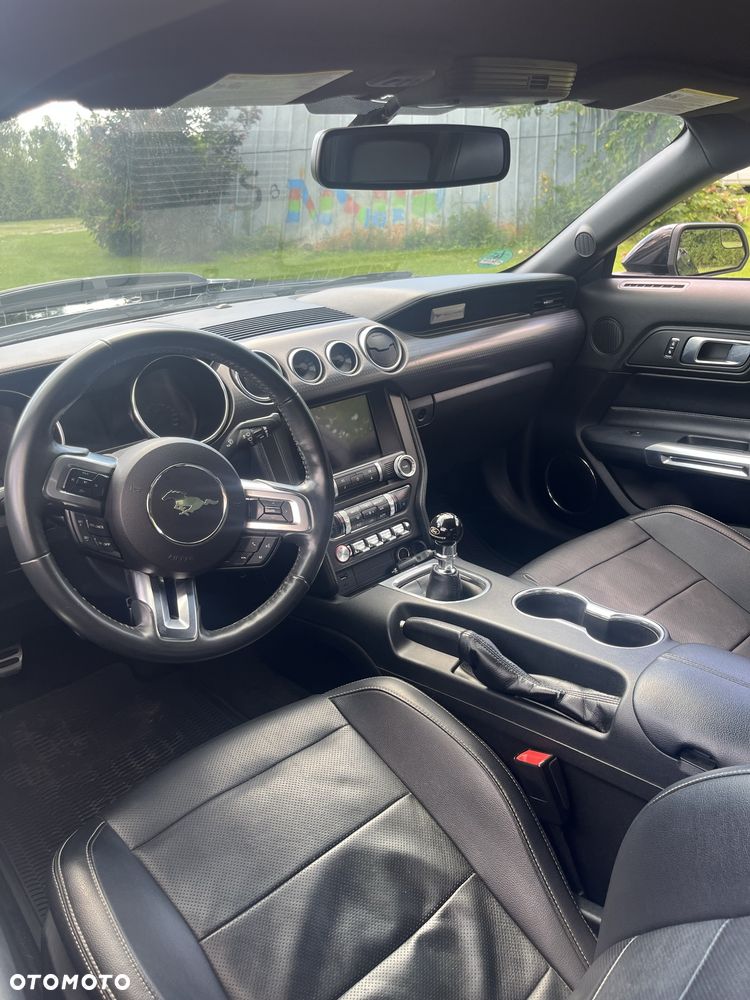 Ford Mustang - 5