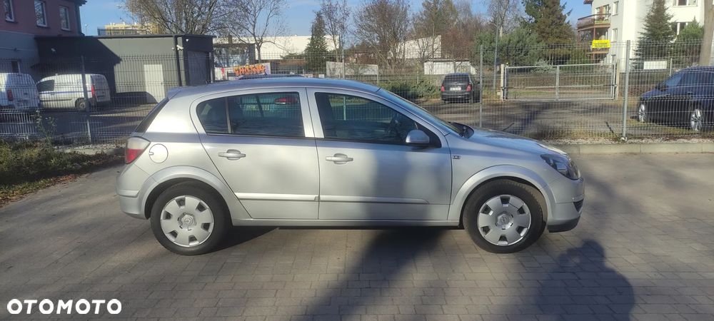 Opel Astra 1.6 Enjoy - 16