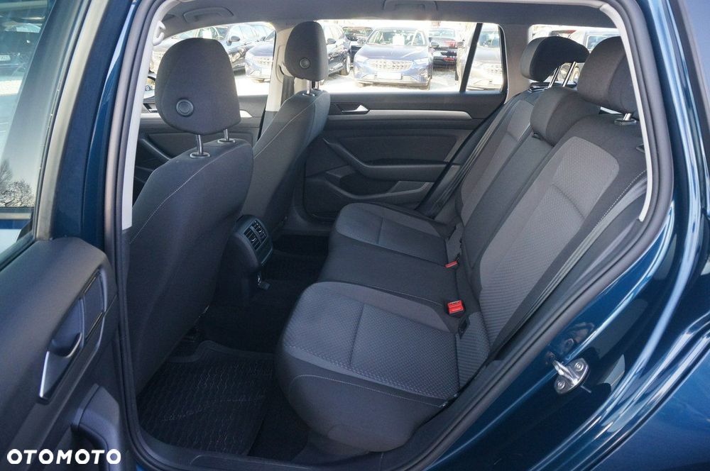 Volkswagen Passat Variant 2.0 TDI EVO Essence - 25