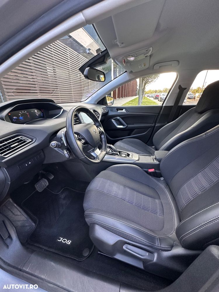 Peugeot 308 PureTech 130 GPF EAT8 Stop & Start Allure Business-Paket - 26