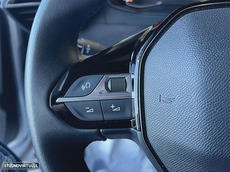 Peugeot 2008 1.2 PureTech Active - 17