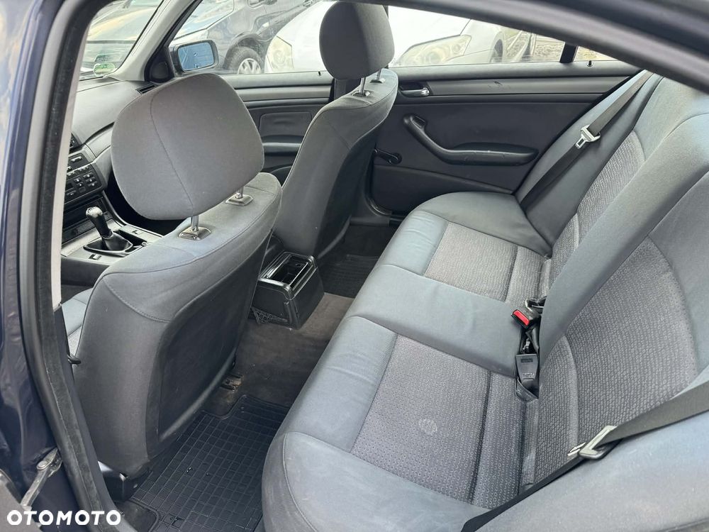 BMW Seria 3 318i - 14