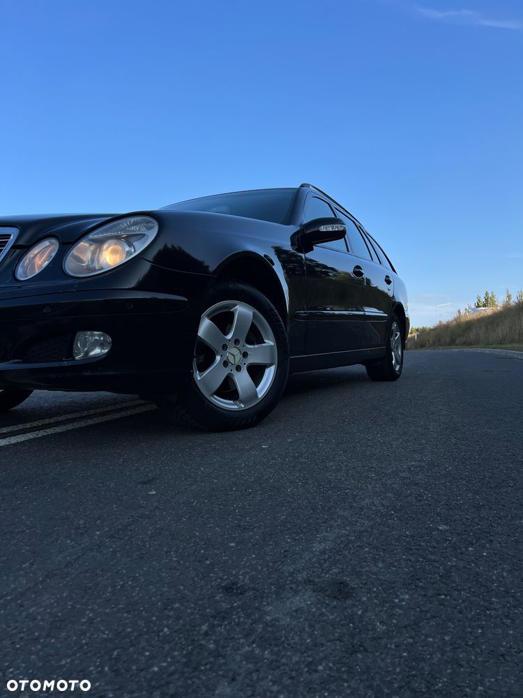 Mercedes-Benz Klasa E 270 CDI T Classic - 28