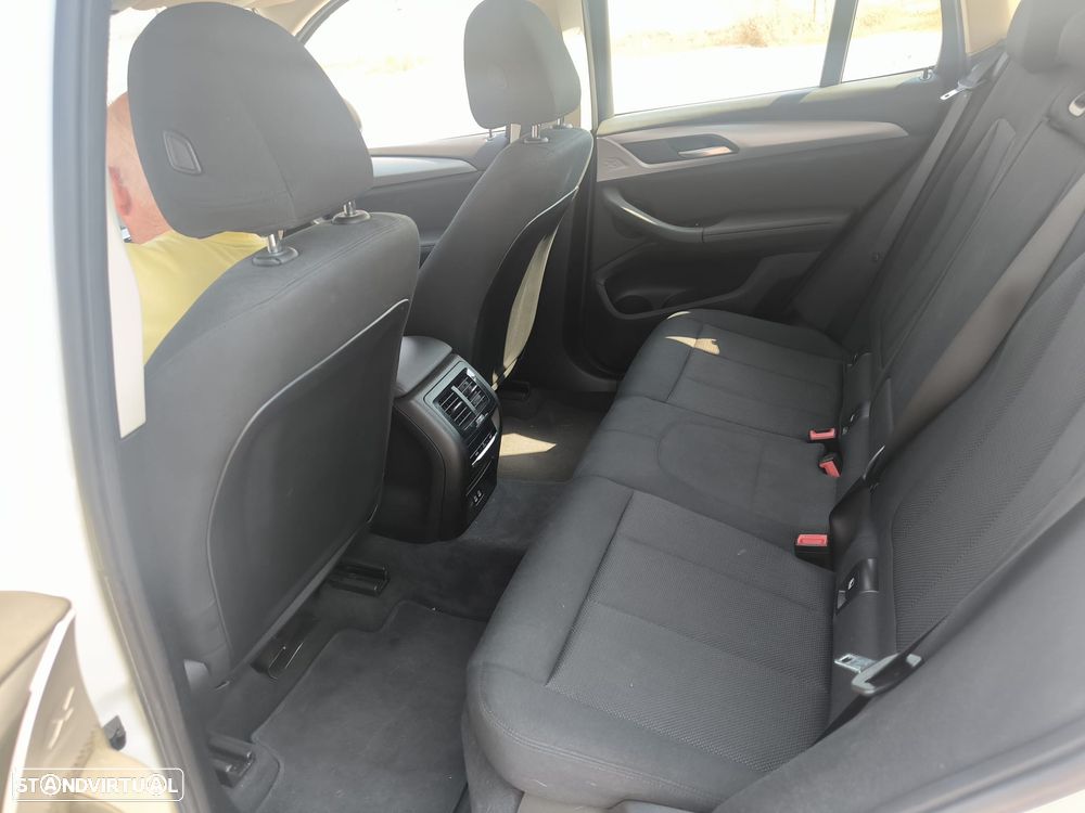 BMW X3 18 d sDrive Advantage Auto - 3