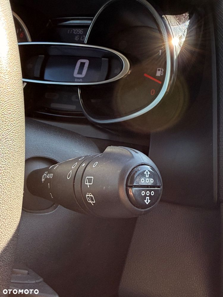 Renault Clio - 40
