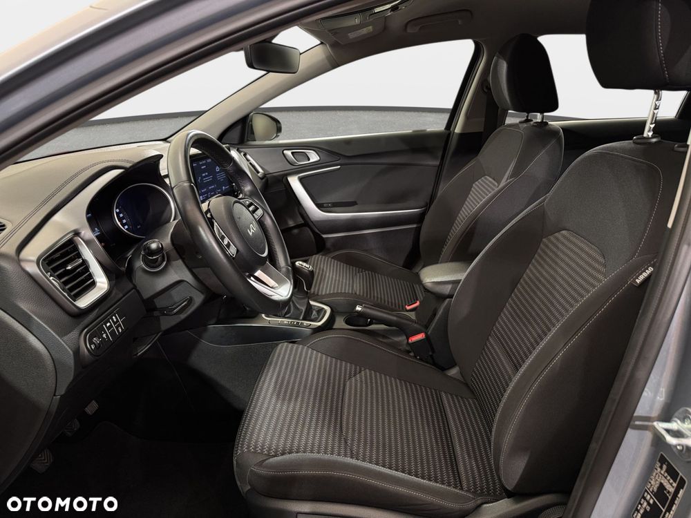 Kia Ceed - 28