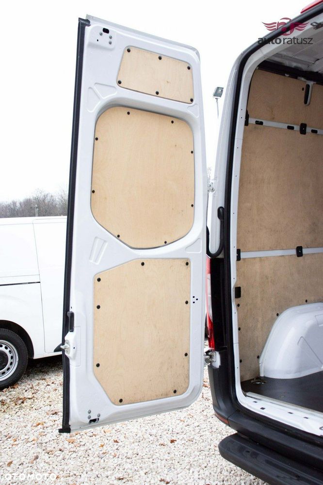 Mercedes-Benz Sprinter - 14