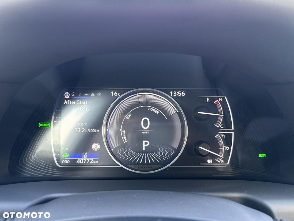 Lexus ES 300h Business Edition - 17