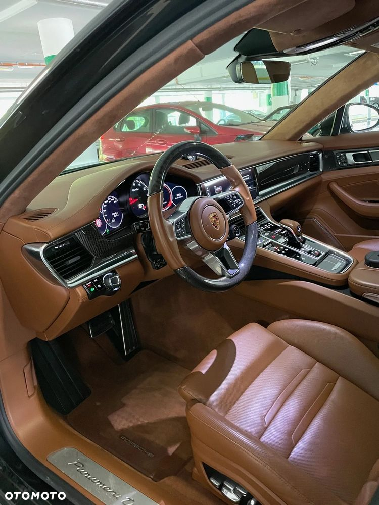 Porsche Panamera Turbo Sport Turismo - 25