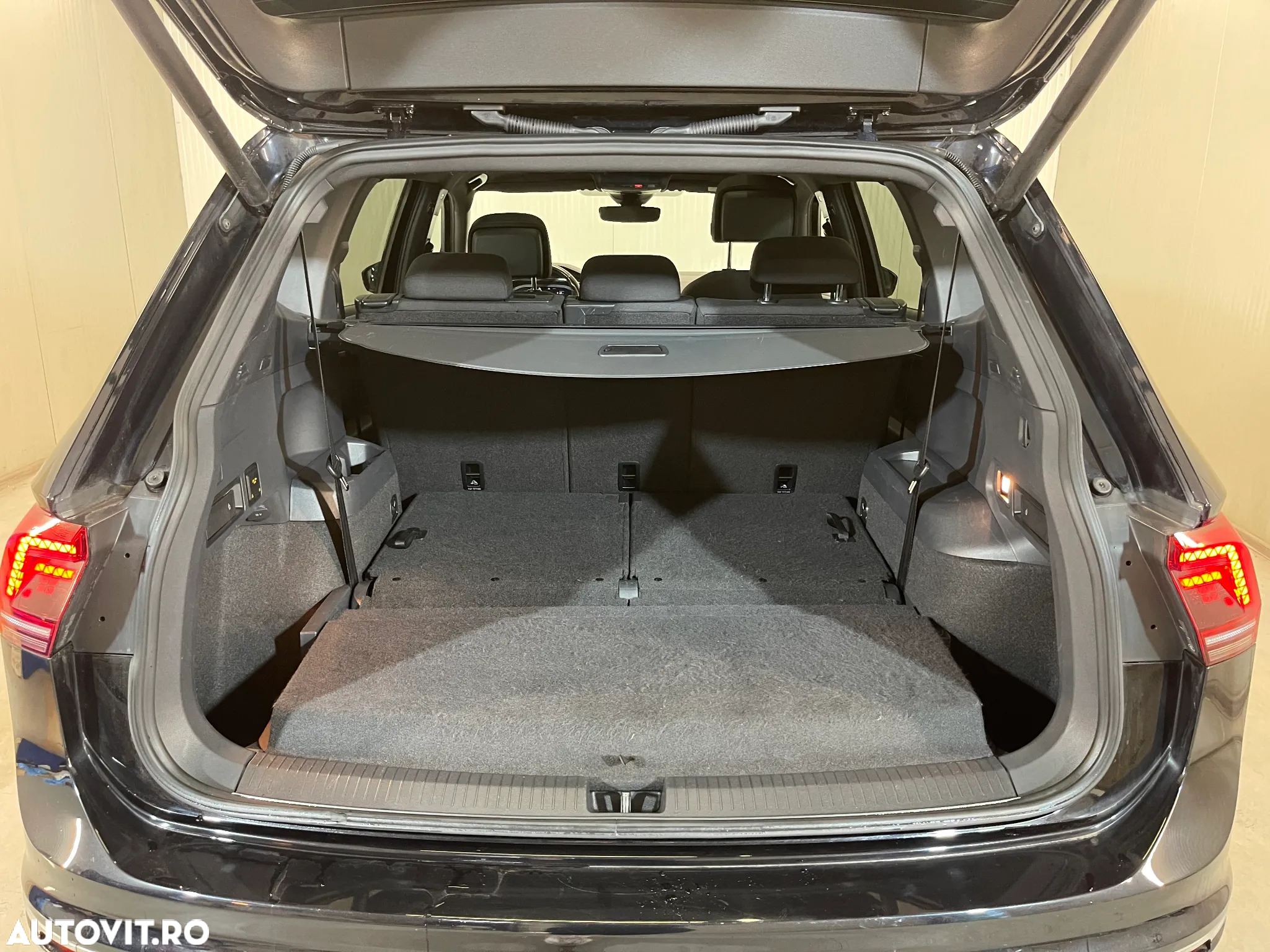 Volkswagen Tiguan Allspace 2.0 TDI DSG R-Line - 14