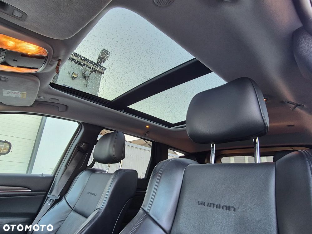 Jeep Grand Cherokee - 29