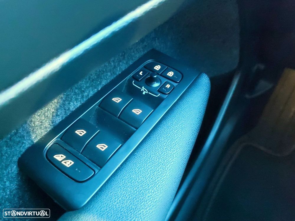 Volvo XC 40 1.5 T2 Plus Dark Auto - 22