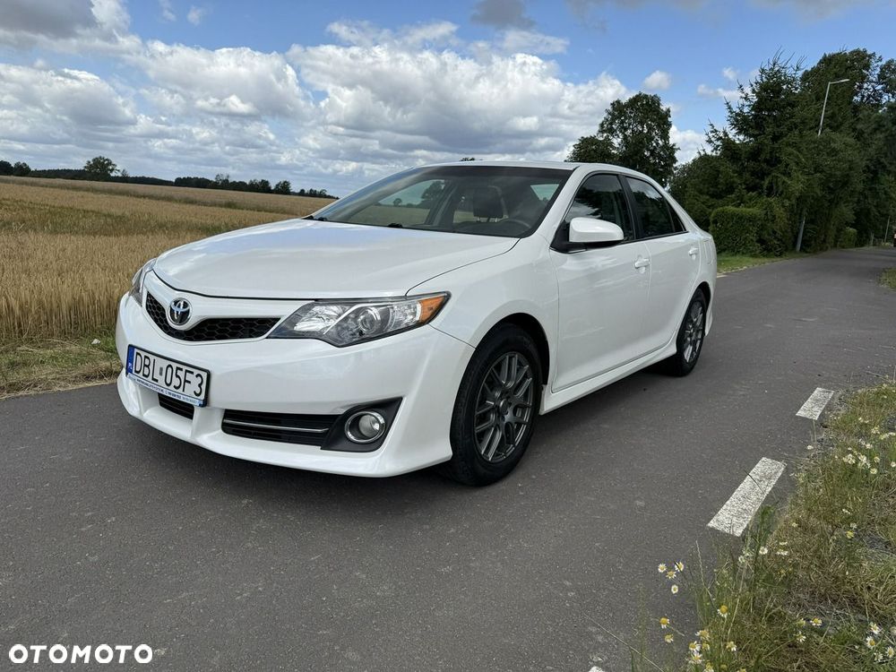Toyota Camry - 33