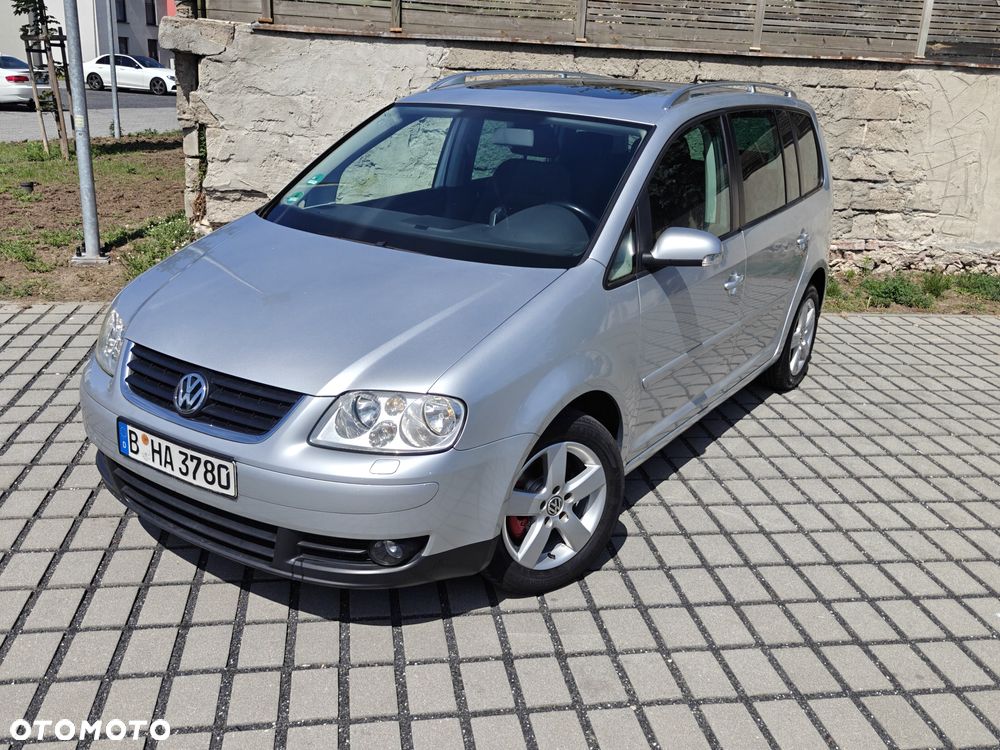 Volkswagen Touran - 1