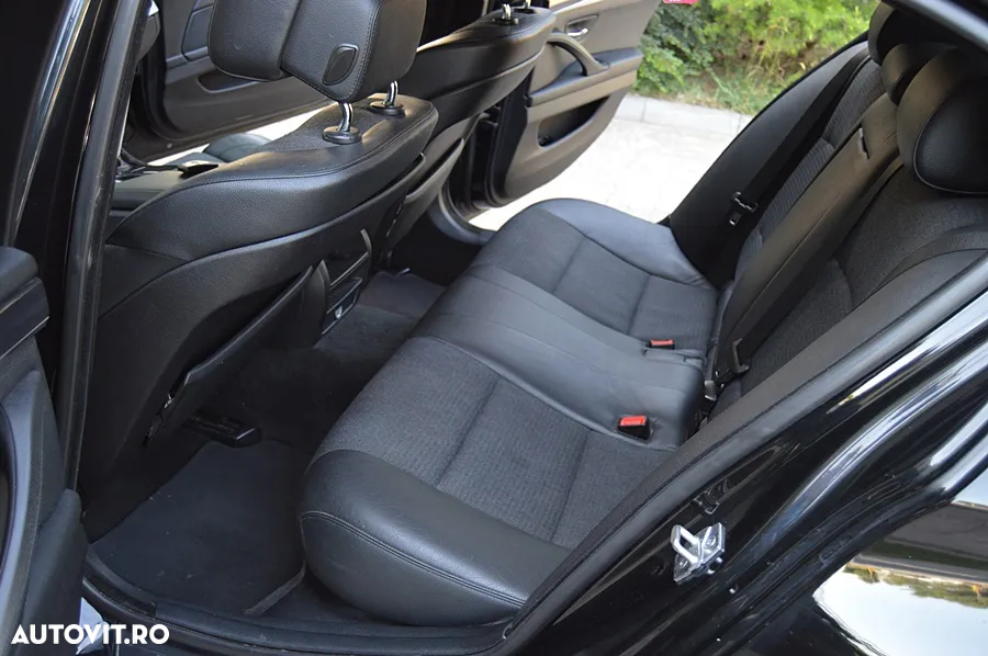 BMW Seria 5 520d Aut. - 24