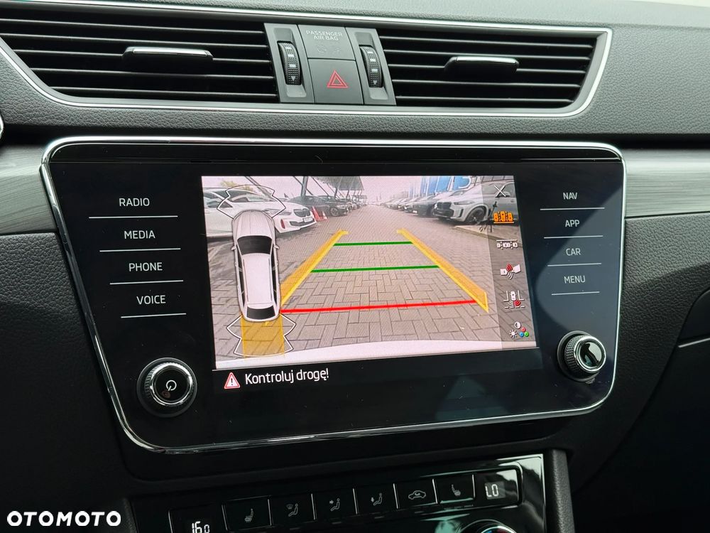 Skoda Superb 2.0 TDI SCR Style DSG - 35