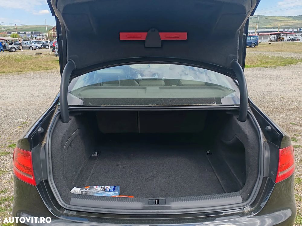 Audi A4 2.0 TDI DPF Attraction - 15