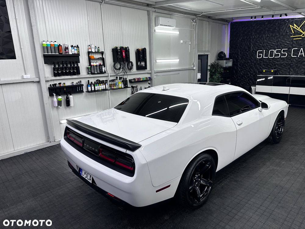 Dodge Challenger 6.2 Hellcat - 12