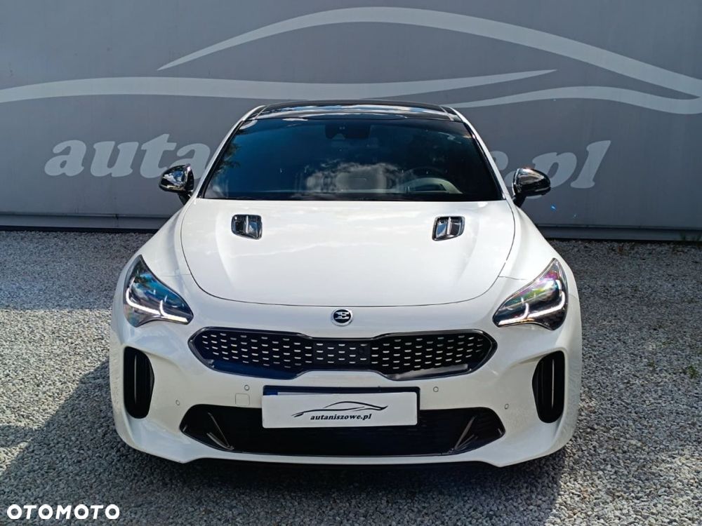 Kia Stinger - 11