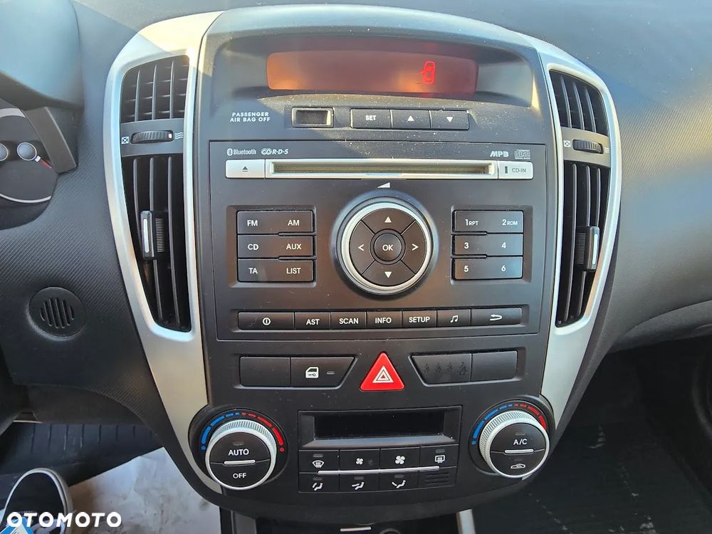 Kia Ceed 1.6 CRDi Spirit - 12