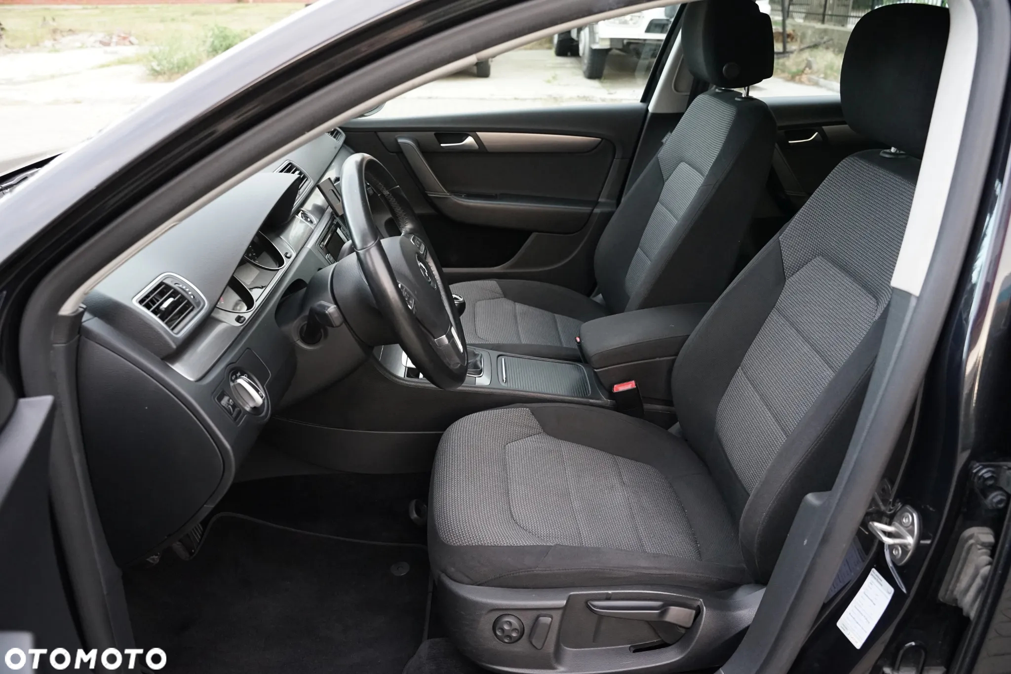 Volkswagen Passat - 17