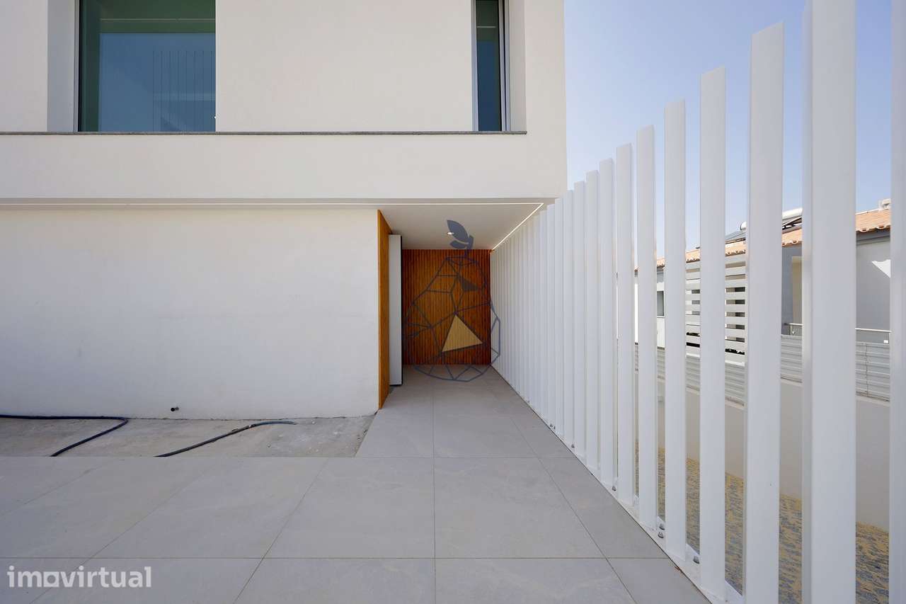 Moradia Luxuosa T4 com Piscina em Lagoa - Grande imagem: 4/60
