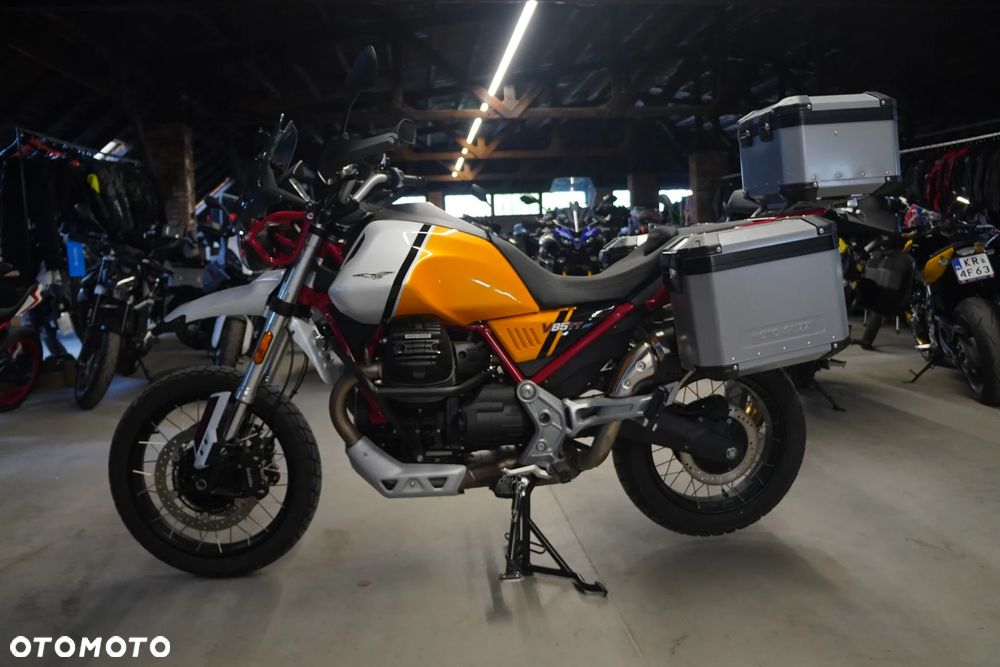 Moto Guzzi V85 - 20